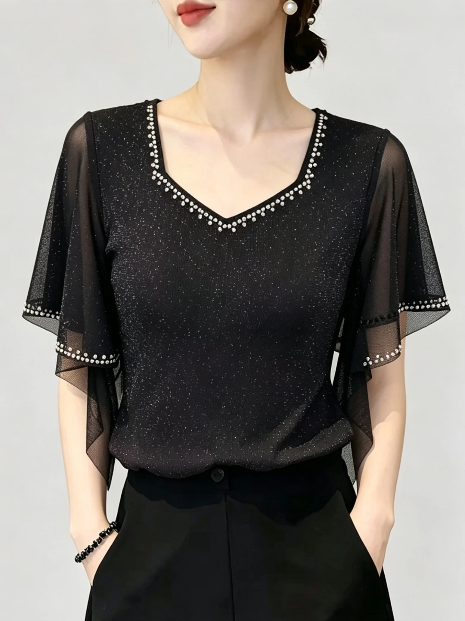 

Slimming Mesh Base Shirt V-Neck Short Sleeve Design Korean Style Commute Fashion Beaded Women's Top Summer New Arrival