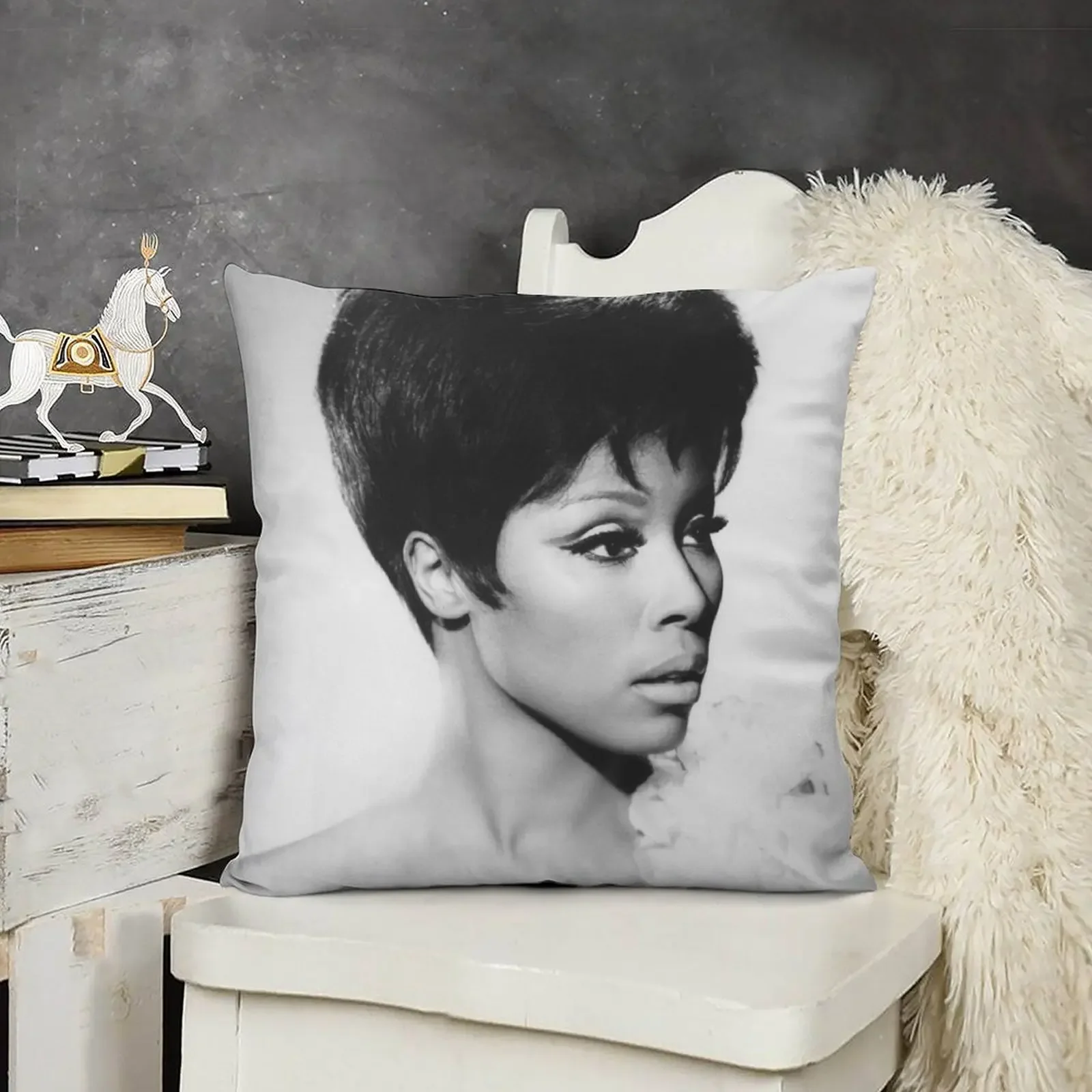 

DIAHANN CARROLL T-SHIRT Throw Pillow Pillow Case Christmas Pillow Cases Decorative Cushion Cover Luxury