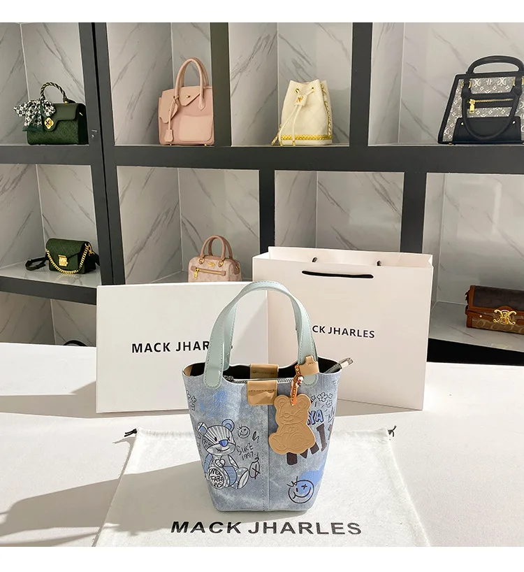 High End Fashion Brand Teddy Bear Graffiti Vegetable Basket Handbag with Niche Design Single Shoulder Stylish Water Bucket Bag