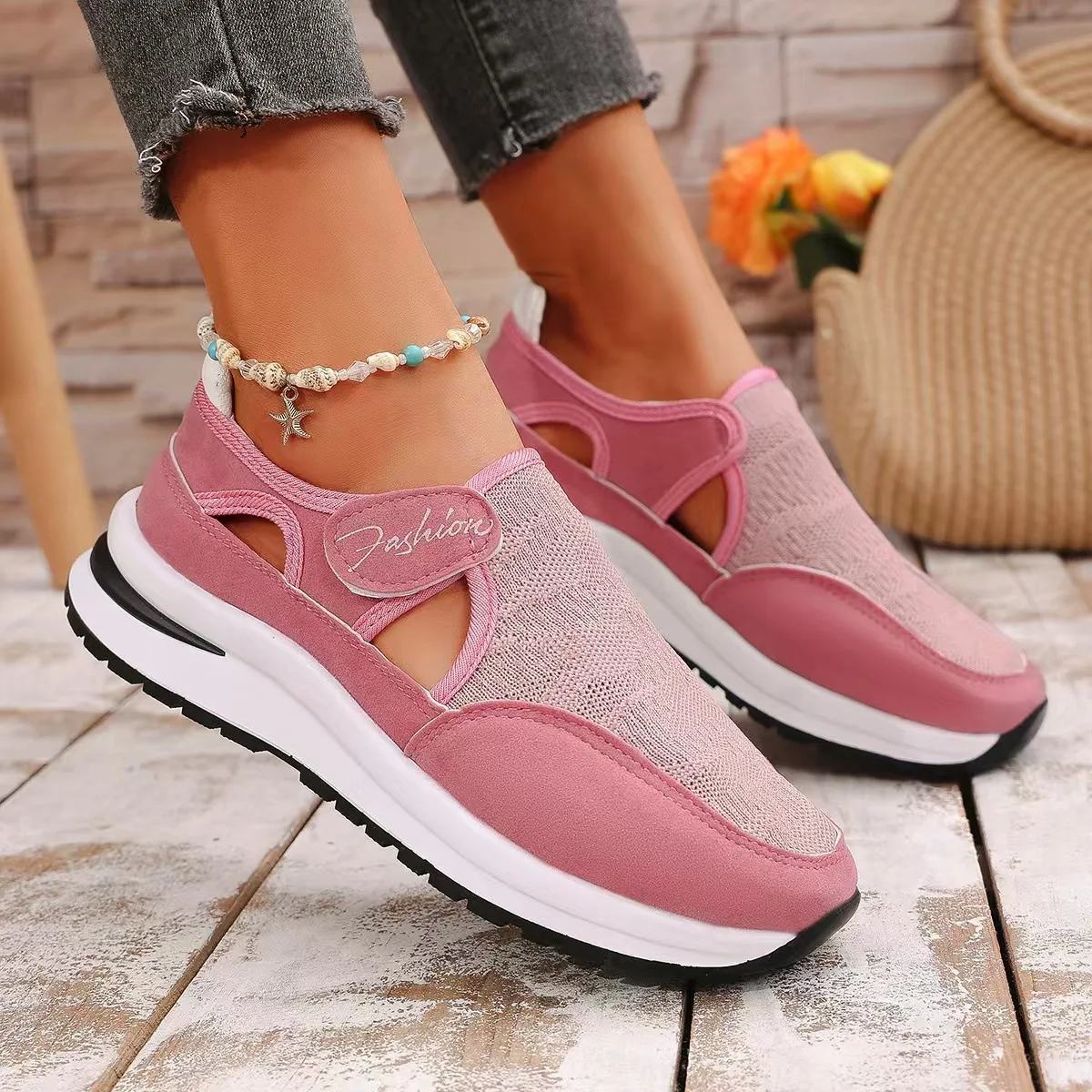 2024 autumn new large size women's thick bottom hollow leisure sports shoes light and comfortable sneakers