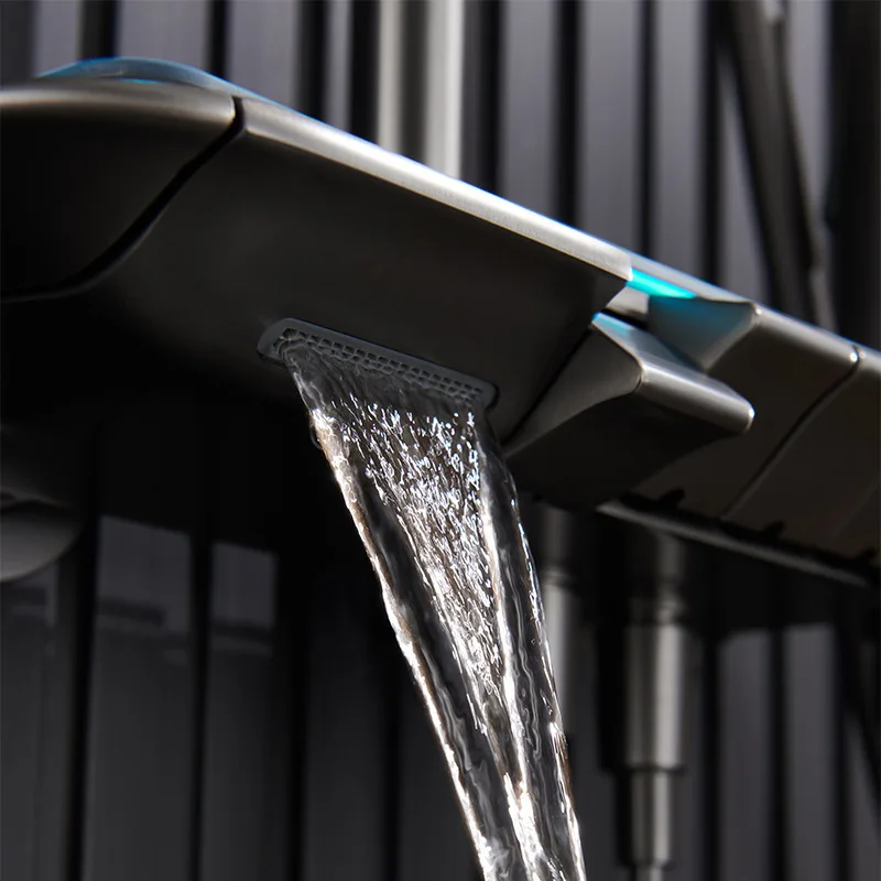 Set shower toilet digital dengan tampilan suhu konstan, tombol piano pintar, lampu ambient, untuk kamar mandi rumah.