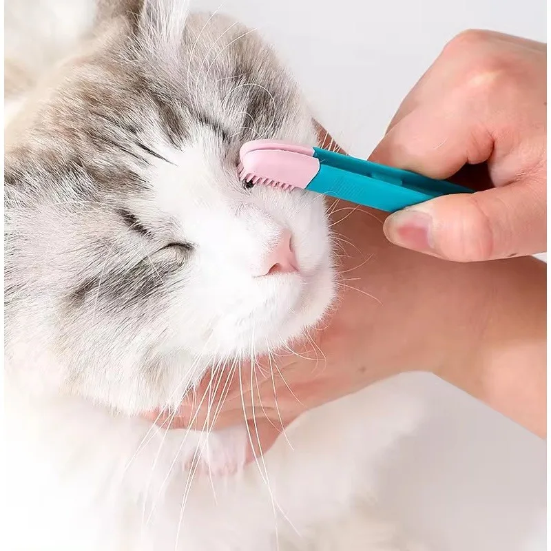 Gentle Grip Cat Eye Cleaner: Soft PP Brush for Tear Stain Removal & Comfort