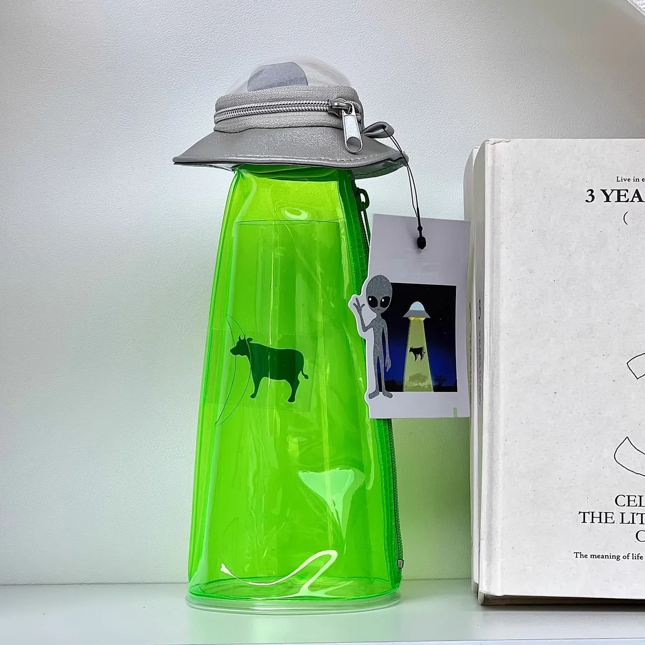 Green Transparent Ufo-Shaped Large-Capacity Pencil Case, Creative Space Capsule 3D Design, Double-Layer Zippered Storage Compartments, Upper Layer Transparent Display Compartment for Small Items, Lower Layer Elevated Cylindrical Stationery Storage Bag, Dust-Proof and Portable, Suitable for Study and Office Use, Journal Organization, Travel Carrying, Desktop Storage, Unique Decoration, Novel, Trendy, Practical Stationery Box Gift, a Must-Have for Back-To-School Season
