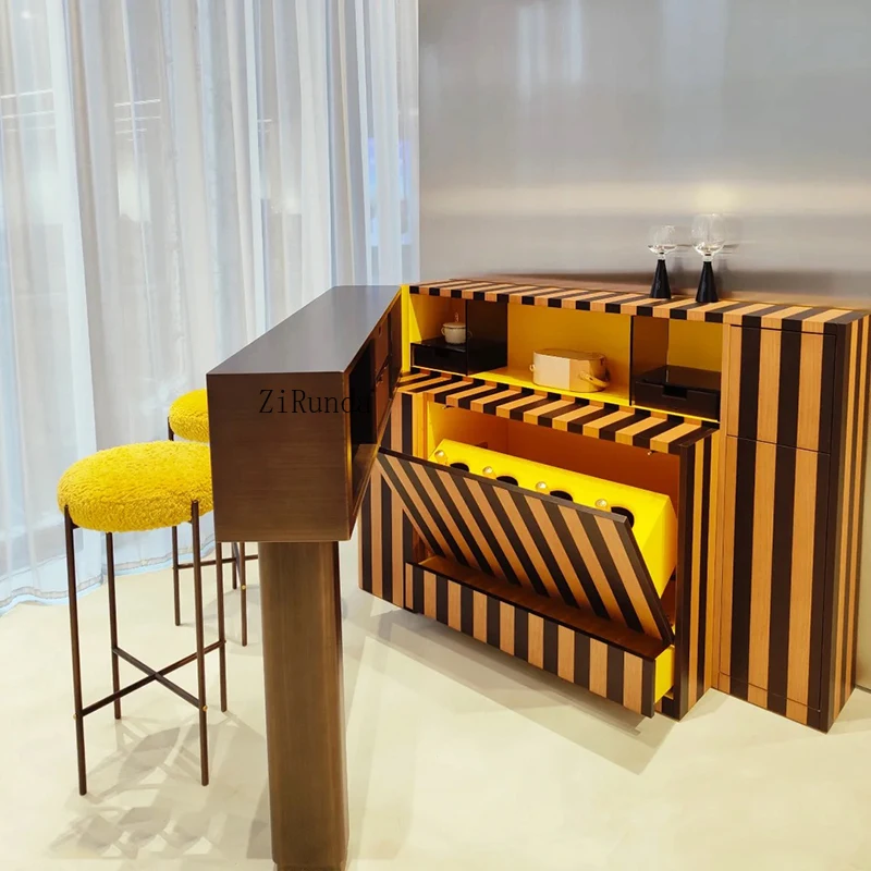 อิตาเลี่ยนหรูหราไม้เคาน์เตอร์บาร์ไวน์ตู้ high-end Villa Home Art Creative ด้านข้างตู้