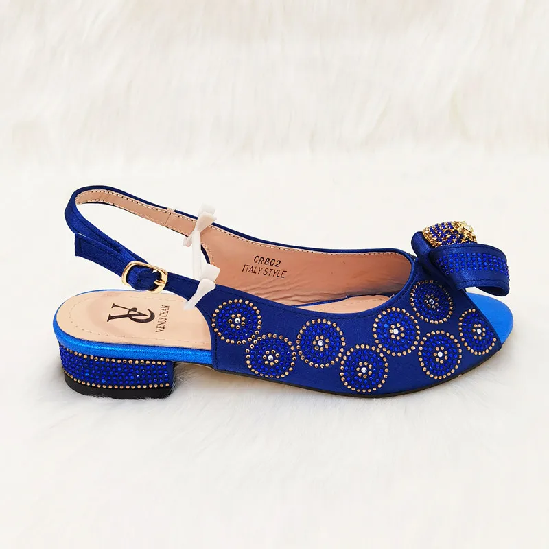 2022 Italian Design Nigerian Fashion Party Blue Color Ladies Shoes and Bag Set With Rhinestone and Metal Decoration