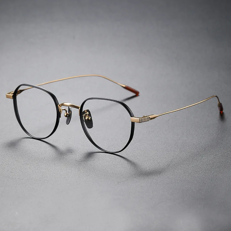 Retro round ultra-light pure titanium glasses frame can be equipped with prescription glasses.