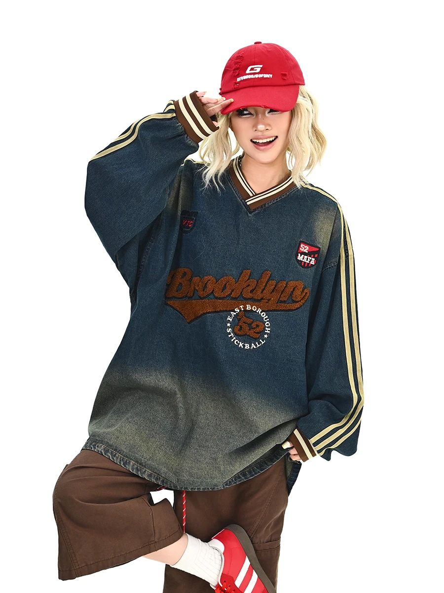 

Женская джинсовая толстовка большого размера в полоску с цифровым узором, осенний новый свободный топ для американского колледжа