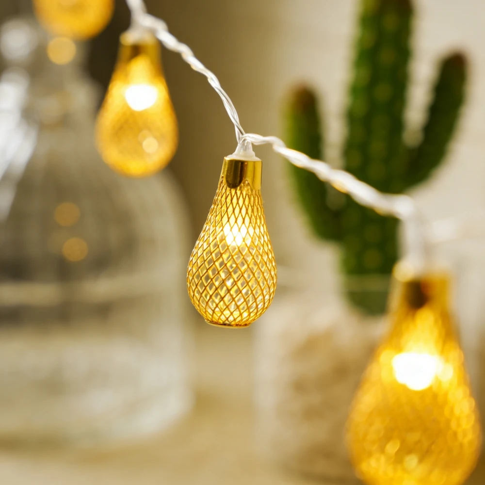 1.5M/3M Gold Hollow Water Droplet Light String, Battery Powered, Suitable For Bedroom Wedding, Valentine's Day Party Decoration