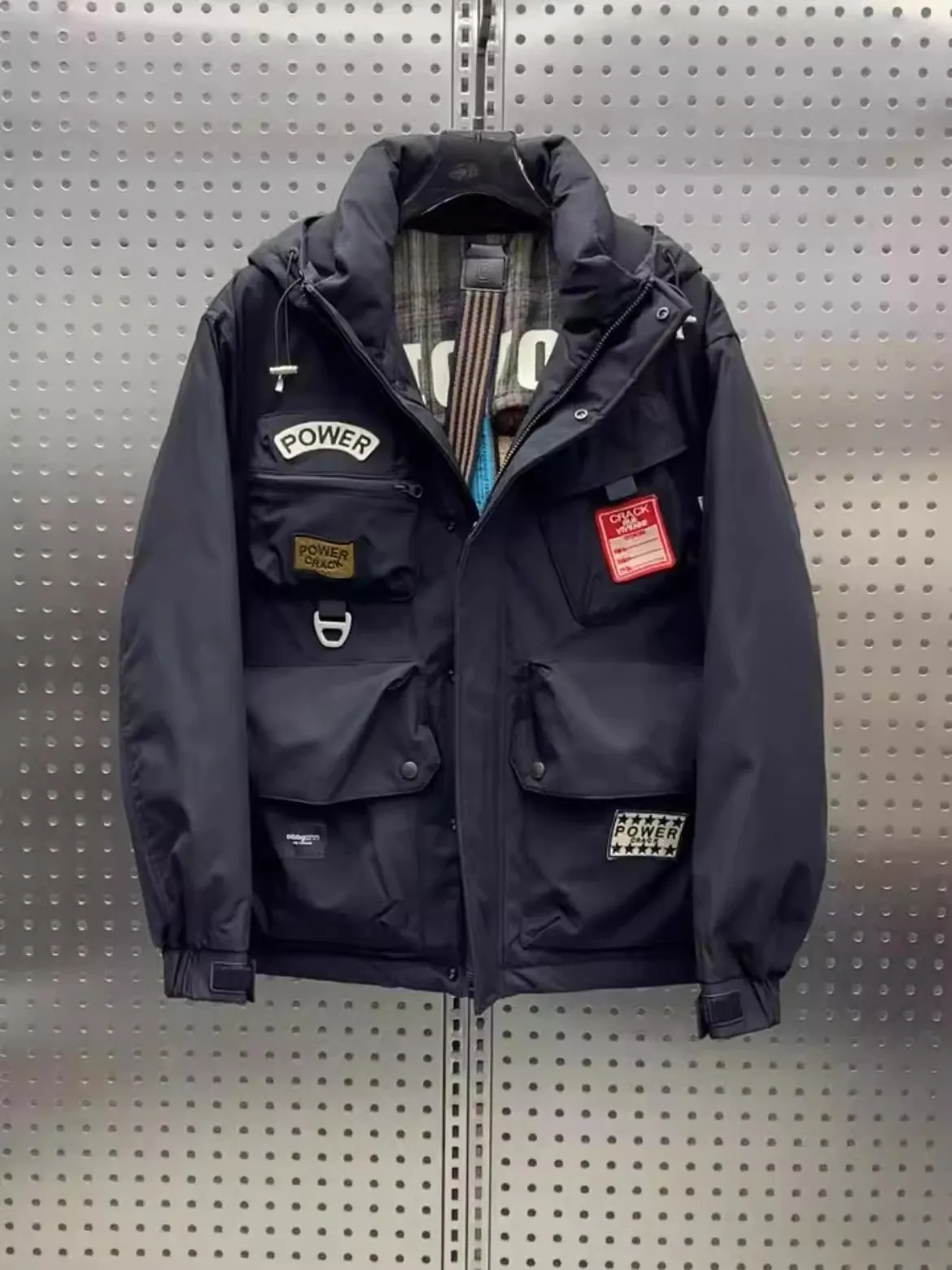 

Мужская зимняя куртка большого размера с капюшоном, вышивкой и пуховым наполнителем, в американском стиле, свободного кроя, с большими карманами, теплая, белая, из пухового пера.