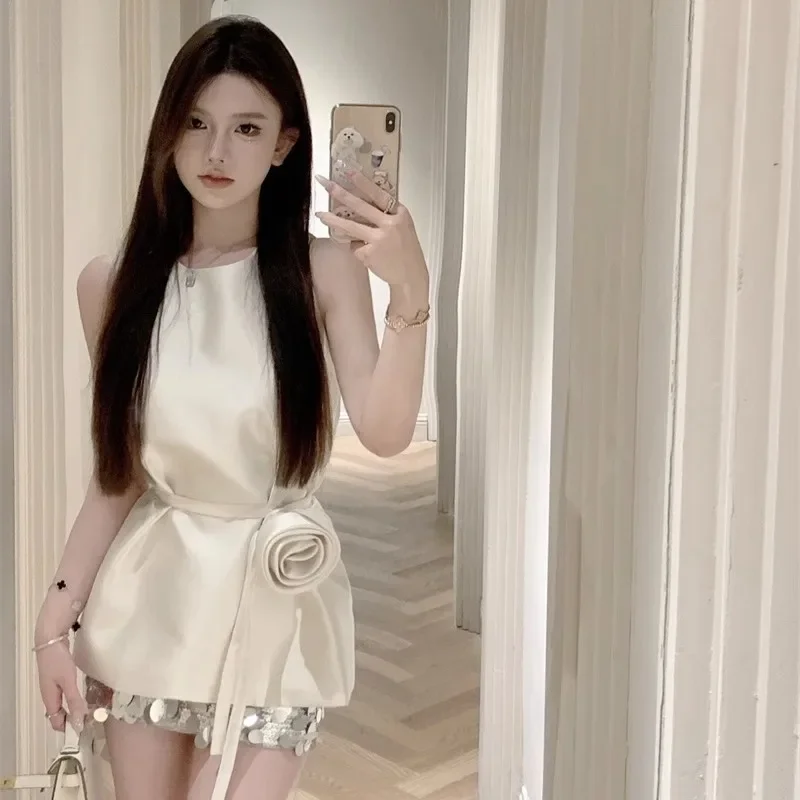 تي شيرت نسائي ربيعي جديد لعام 2025 على الموضة ثلاثي الأبعاد بحزام وردي سترة بمزاجية فتاة حارة ترتر Harajuku تي شيرت