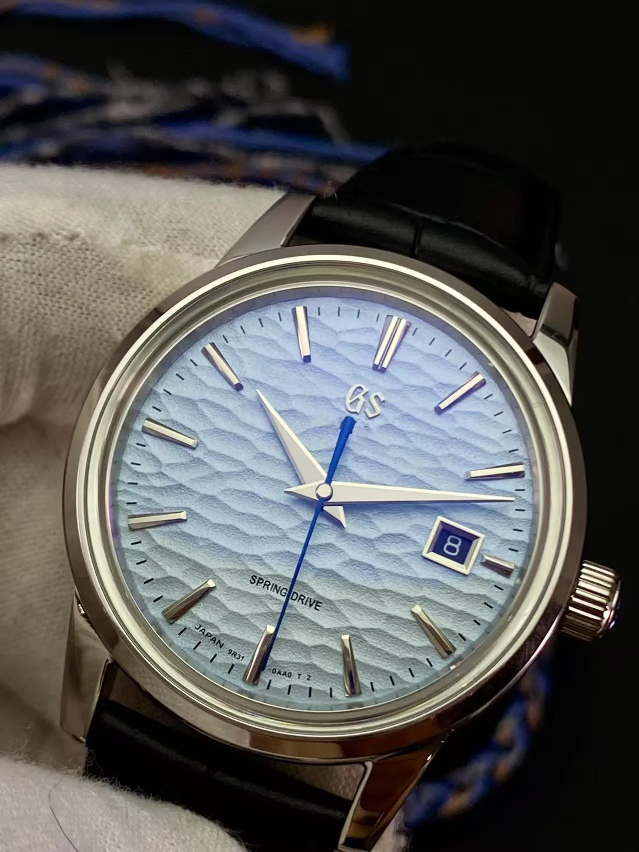 ساعة GS ukiyo-e ميكانيكية أوتوماتيكية باللون الأزرق الجليدي للرجال كريم المينا الصين 2824 حركة مستقرة ومتينة وعصرية وشعبية