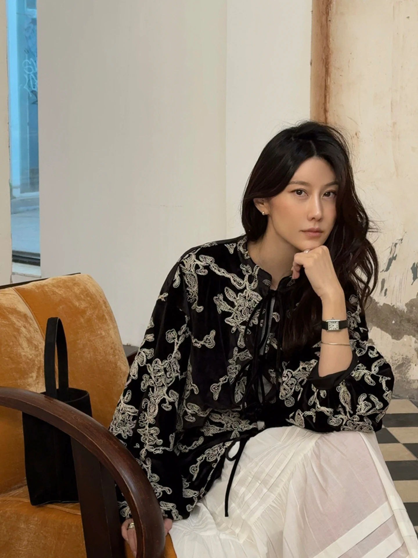 

New Chinese Sle Velvet Jaet Women's Loose Silhouette Embroidered Stand Collar Outerwear Autumn Winter Faion Ladies' Clo...