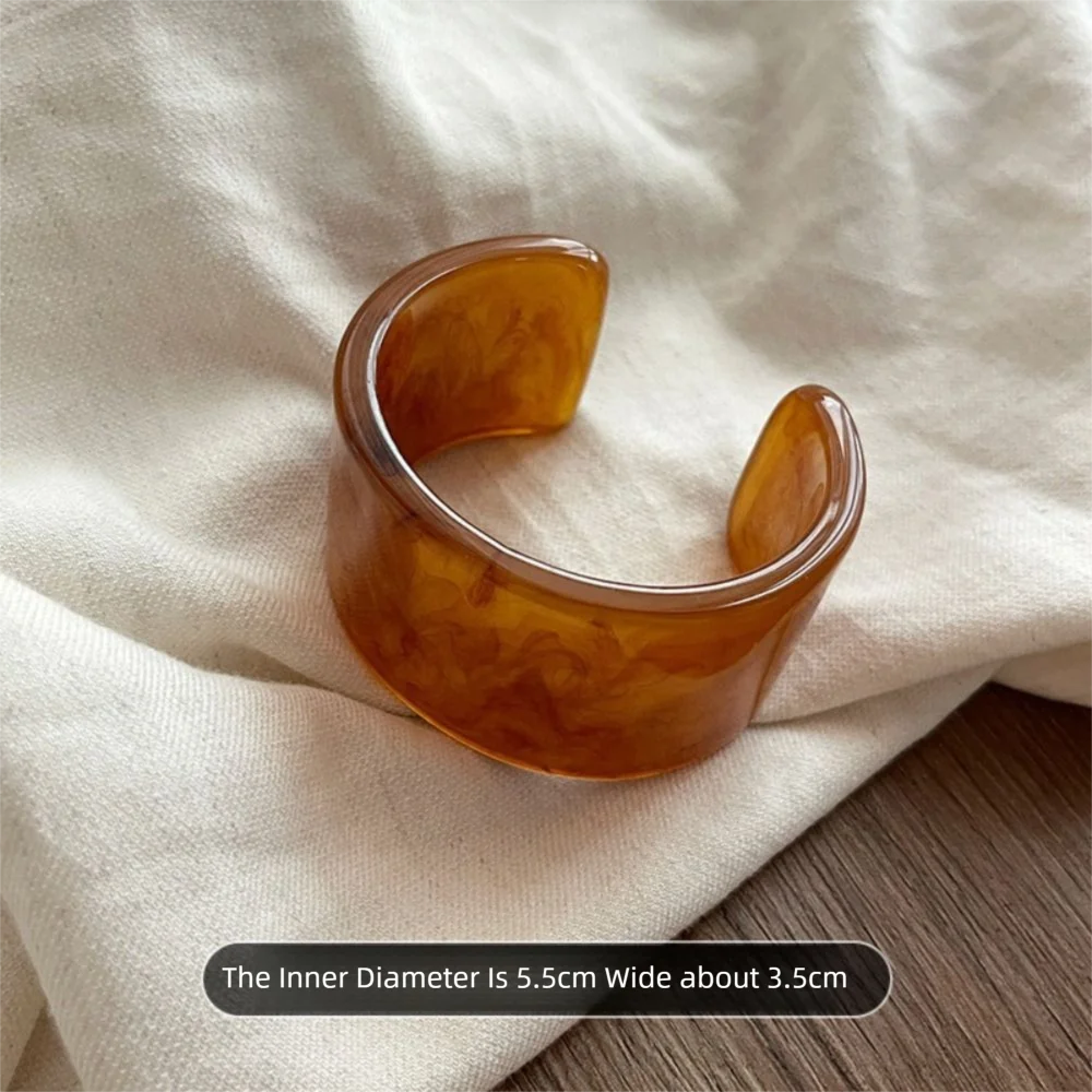 Acryl overdreven armband Open armband C-vorm Brede manchetarmbanden Brede stijl Vlekken Ontwerp Onregelmatige armband Vrijetijdskleding