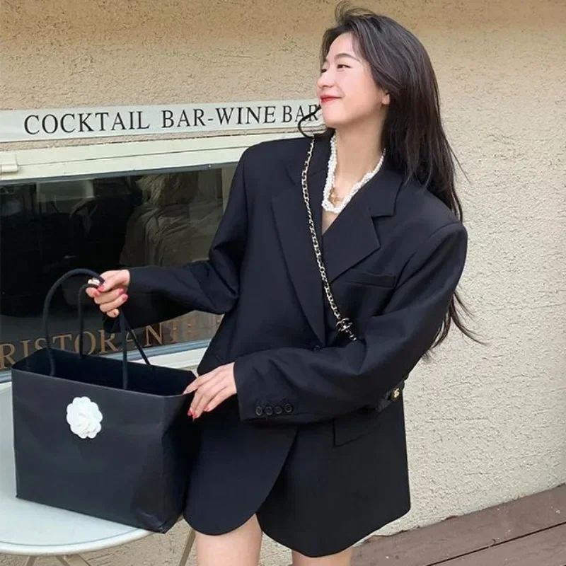بليزرات نسائية ملابس خارجية سوداء نقية فضفاضة أنيقة بسيطة للخريف الميت موضة حديثا Kpop معطف غير رسمي كل مباراة طية صدر السترة خمر الإناث Ins