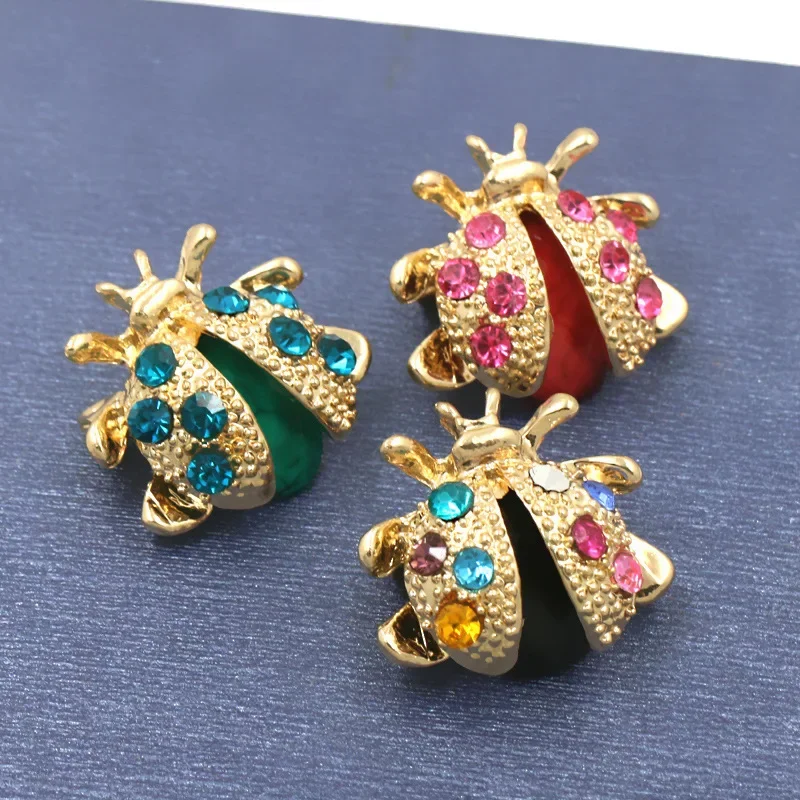 Vintage Crystal Ladybug Brooches for Women Elegant Gold Color Insect Jewelry Accessories Pins for Backpacks Christmas Gift