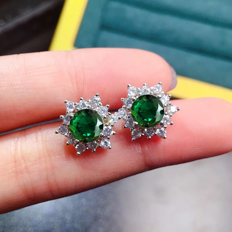 Huitan Bright Round Green Zirconia Earrings Lady Dazzling Ear Studs Female Daily Accessories Female Engagement Ceremony Jewelry