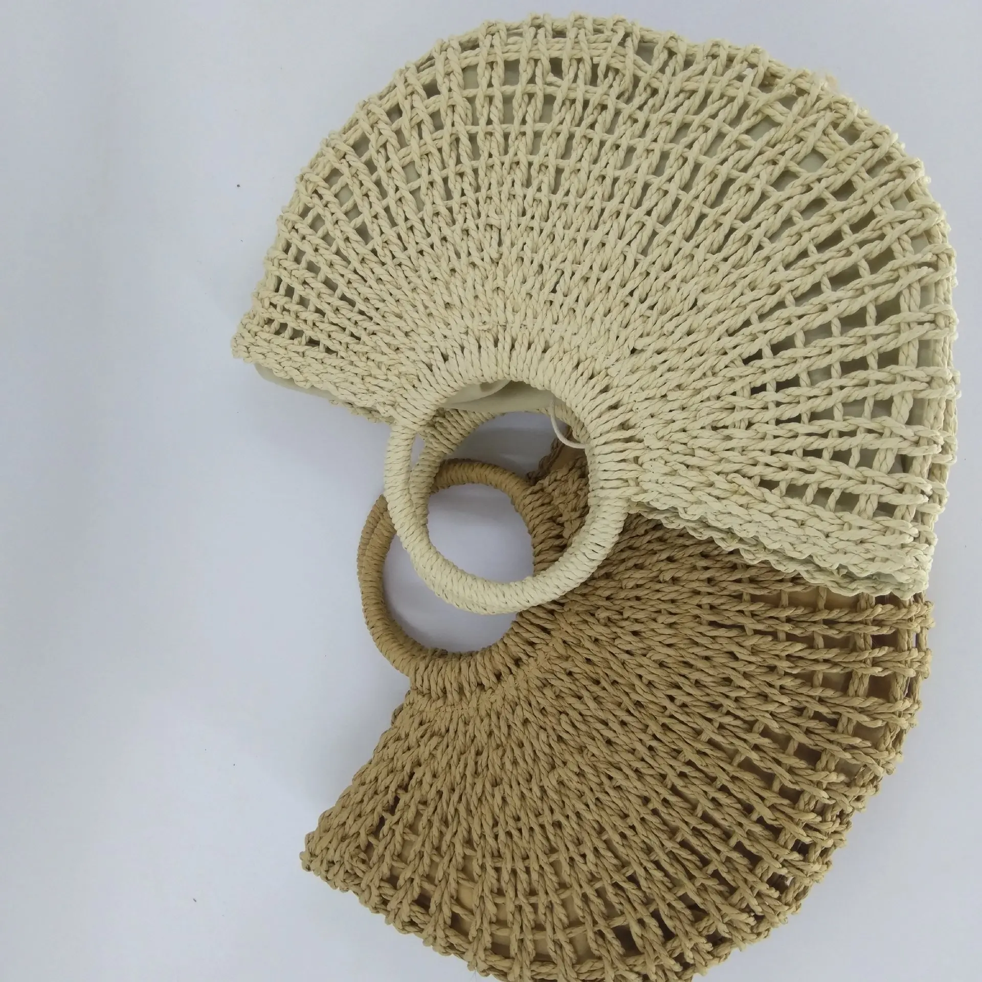 Women Straw Woven Top-Handle Bag Summer Half-Moon Shaped Rattan Bags Casual Large Capacity Beach Bag for Travel Ladies Handbags