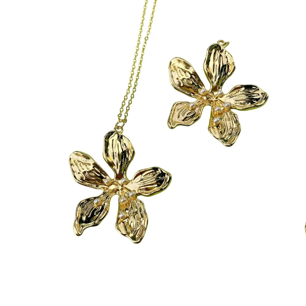2 Pieces New Gold Color Enamel Copper Plated Large Flower Pendant Diy Necklace Charm Making Accessories Luxury Jewelry for Women