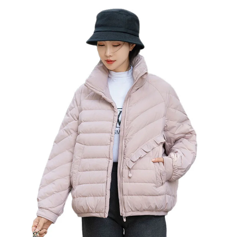 المرأة قصيرة أسفل سترة 2025 نمط الشتاء الجديد نصف الدانتيل تقليم فضفاضة تناسب تنوعا عادية الوقوف طوق معطف دافئ