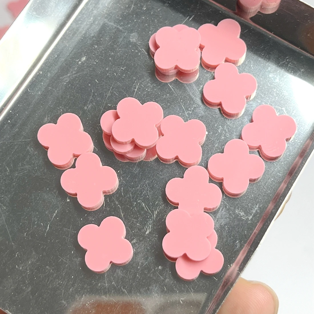 Synthetic Pink Turquoise Four Leaf Clover Loose Gemstone Flat Surface Cabochon DIY Pendant Earring Bracelet Jewelry Matching Sto
