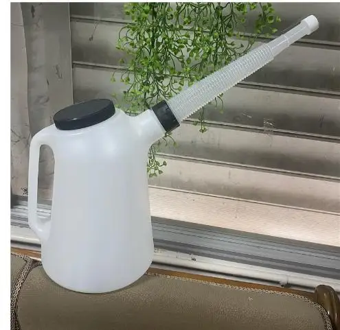 

5L Thickened Container Automotive Extended Spout Engine Bottle For Car Multi-Purpose Plastic Jug Long Spout Oil Pour Bottle
