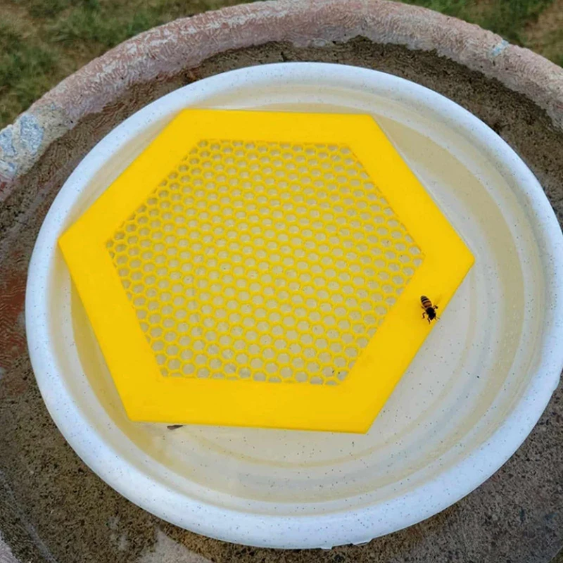 Plastic Bee Water Catcher Cups For Outdoor Garden Beekeeper Gift 3D Printed Floating Bee Island Thirsty Pollinators Bee Bath