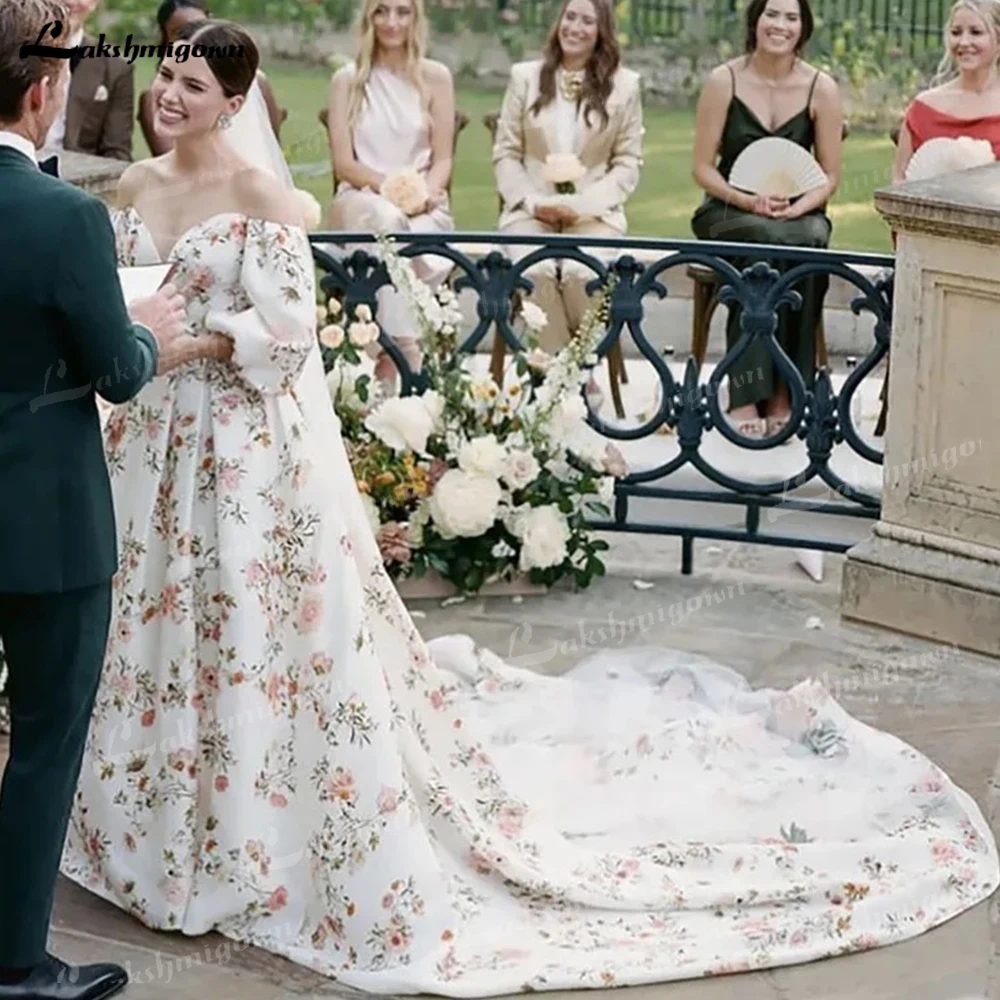 

Lakshmigown Boat Neck Wedding Dress Flower Backless Brush Train Bridal Gown Robes De Mariée Full Sleeve Bohemian Wedding Dress