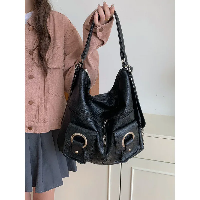 

KK 2024 New Simple and Personalized Versatile Fashion Zipper Poet PU Pito Shoulder Bag with Large Capacity for Commuting