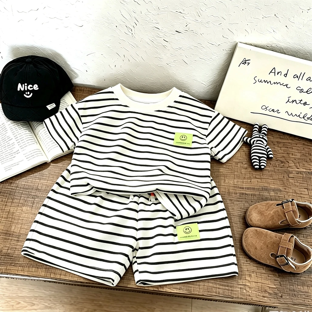 2026 Trendy Costume Girls Child Short Sleeve Shorts 2Piece Set Summer New Clothing Crewneck Tees Versatile Shorts Striped Outfit