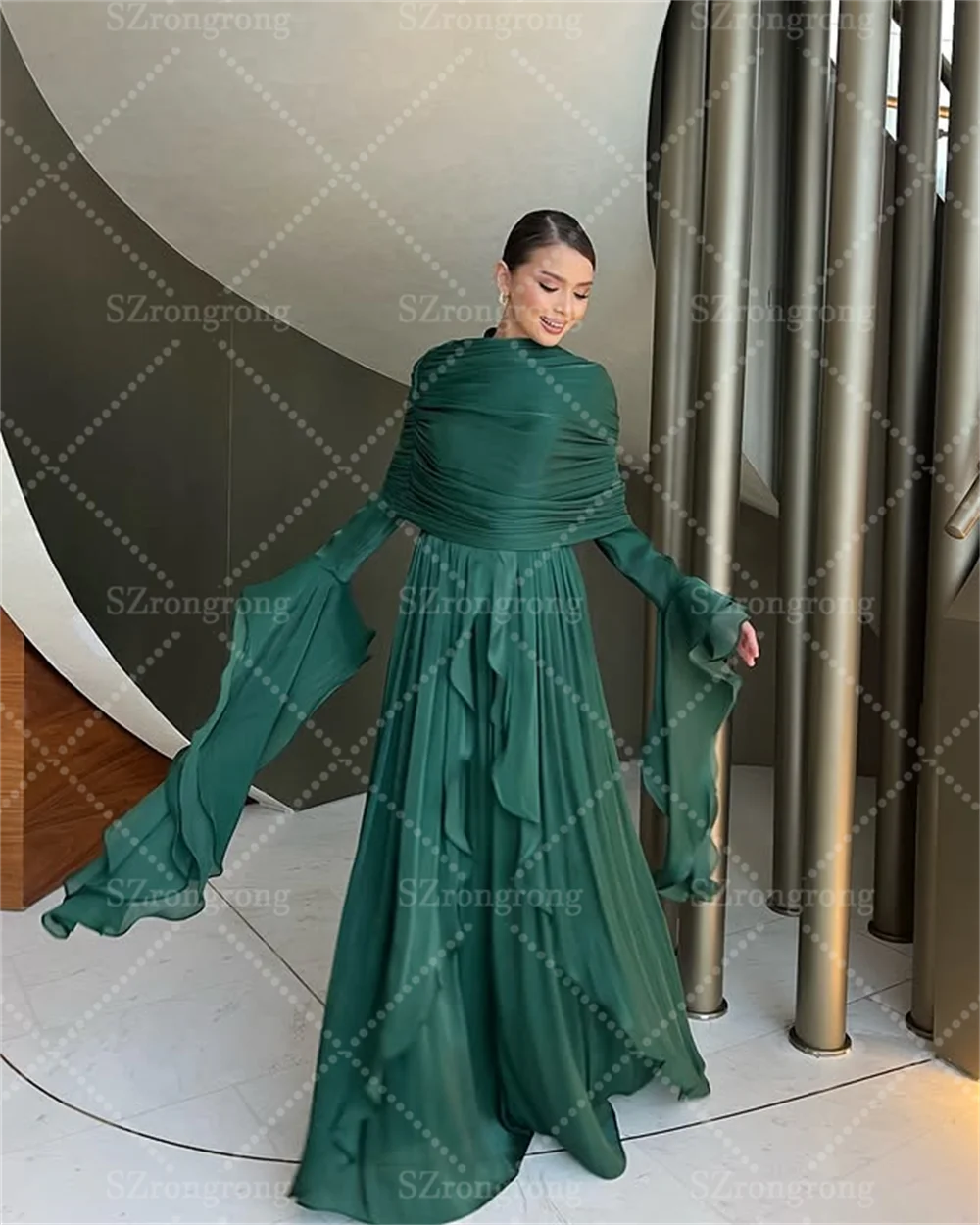 العرف المرأة جيرسي مطوي كريب ثوب مسائي رسمي غمد مثير الكشكشة المتدرج الطابق طول فستان الحفلات السعودية مع كوت