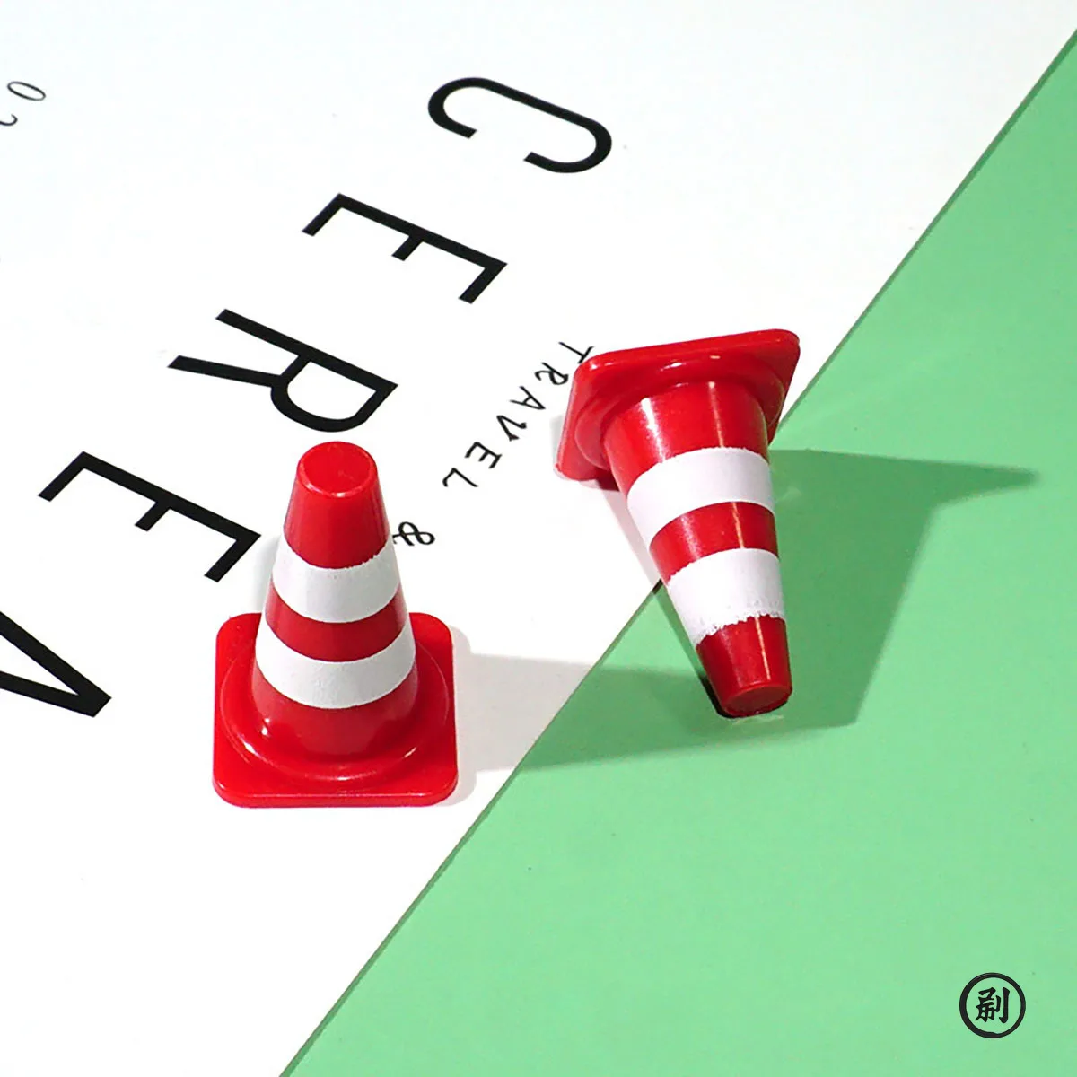 10Pcs Mini Traffic Cone Roadblock Sign Toy, Kids Construction Car Theme Party Decor Supplies for Sport Training Pretend Play
