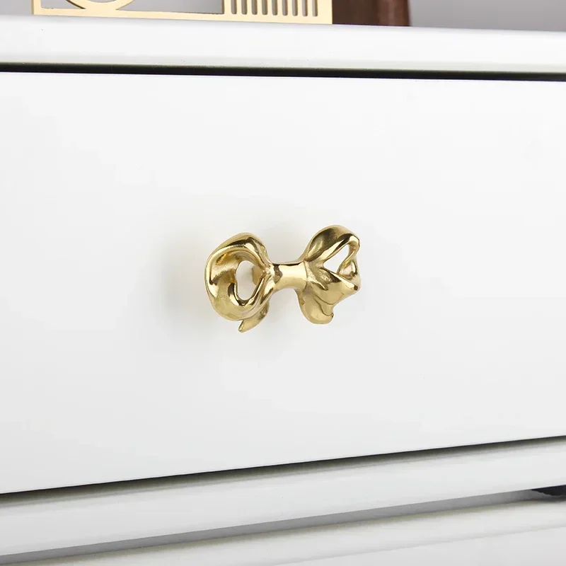 Light Luxury Bow Knobs Brass Furniture Bowknot Handles and Knobs for Kitchen Cabinet Handle Drawer Pulls Home Decor Hardware