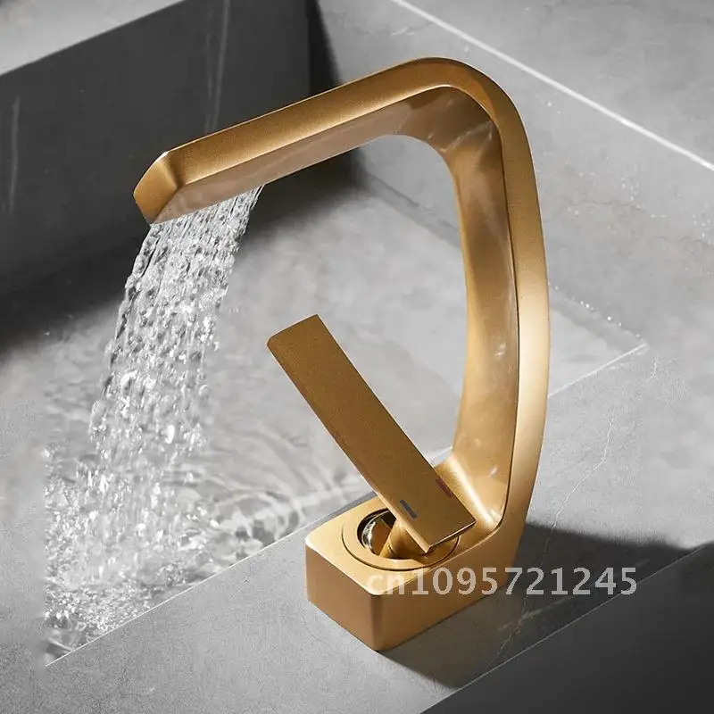 Golden Creative Waterfall Home Single Desk Handwashing Basin Basin Basin Washing Faucet bathroom faucet Face Hole