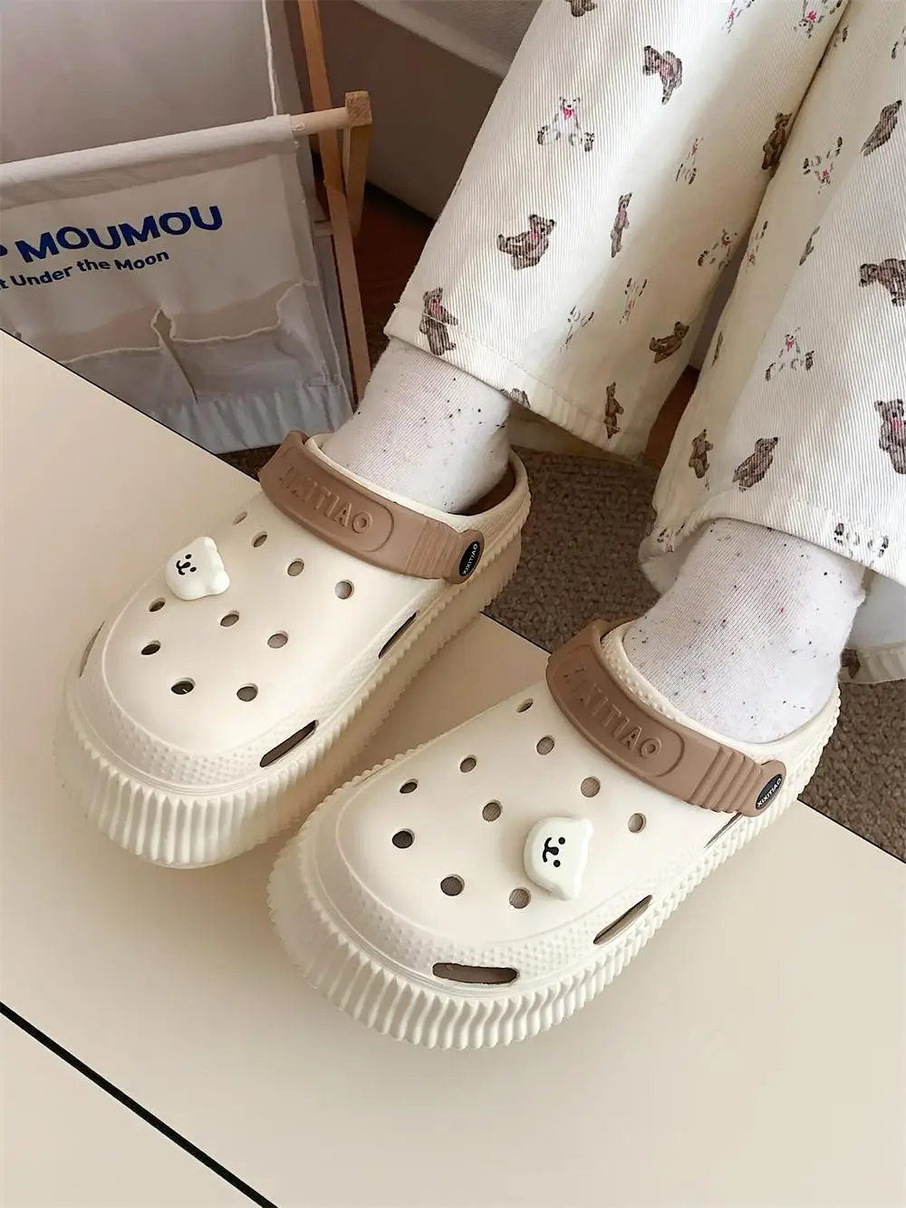 Women Garden Shoes Cat Claws Hole Sandals Women's Beach Vacation Anti Slip Height Increasing Anti Odor Summer Outdoor