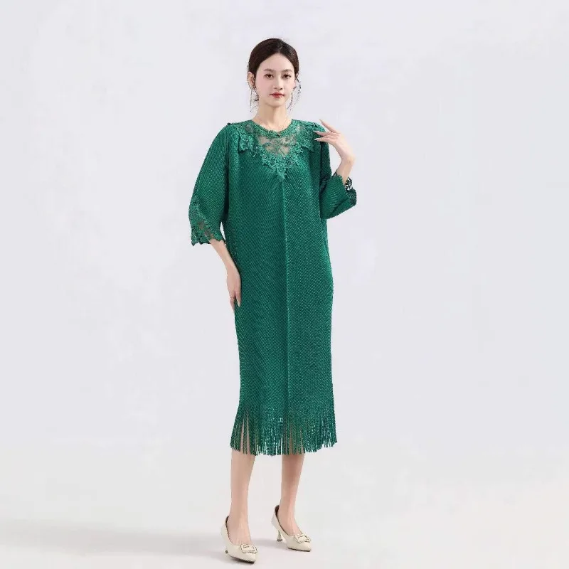 Miyake robe plissée 2026 nouveau col rond dentelle frange creuse conception tempérament décontracté grande taille extensible bureau longues robes