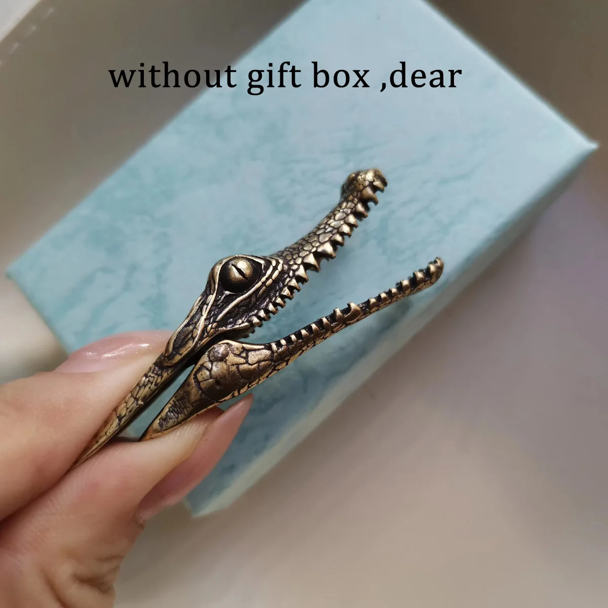 Retro Brass Crocodile Head Statue Mini Alligator Keychain Pendant perfect gift  Brass Home Desk Ornament Feng Shui Decor Crafts