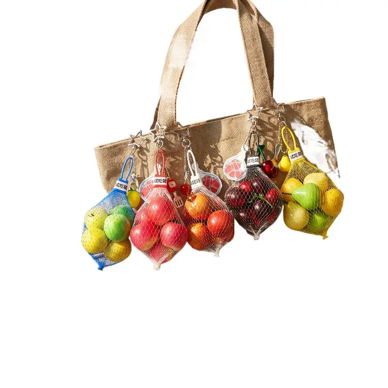 Mini-Frucht-Schlüsselanhänger, realistisch geformter, mehrfarbiger Tomaten-Pfirsich-Anhänger, wasserdichter Plastik-Charm für Rucksäcke – Detail 7