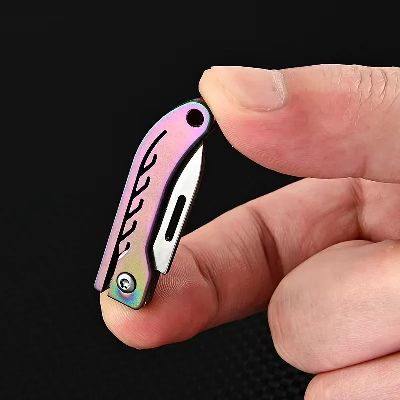 New Titanium Alloy Mini Portable Keychain with High Hardness D2 Steel Sharp Knife Portable Unpacking and Express Delivery Knife