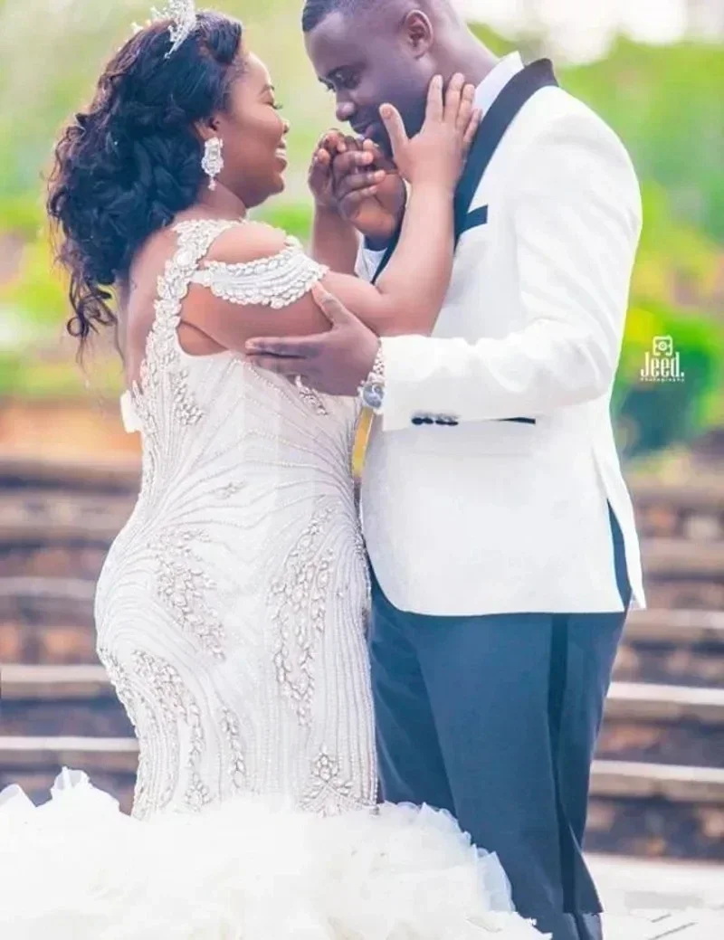 ชุดแต่งงานทรงเมอร์เมดสุดหรูแบบสั่งตัด สไตล์อาหรับ แอโซ เอ็บี แบบเปิดไหล่ ประดับคริสตัล ชั้นผ้าออร์แกนซ่า ชุดเจ้าสาว วีสติโด เดอ โนวา ไซส์ M