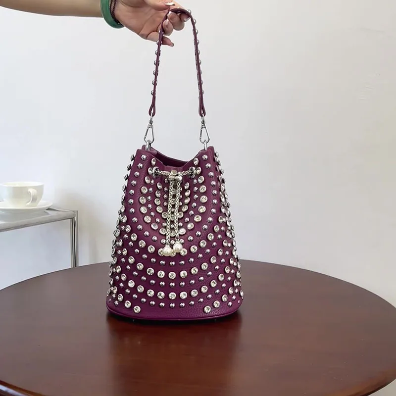 

Модные женские высококачественные сумки-ведра с заклепками, большая вместительная пряжка, мягкие сумки с блестками, роскошные брендовые сумки для подмышек, сумки