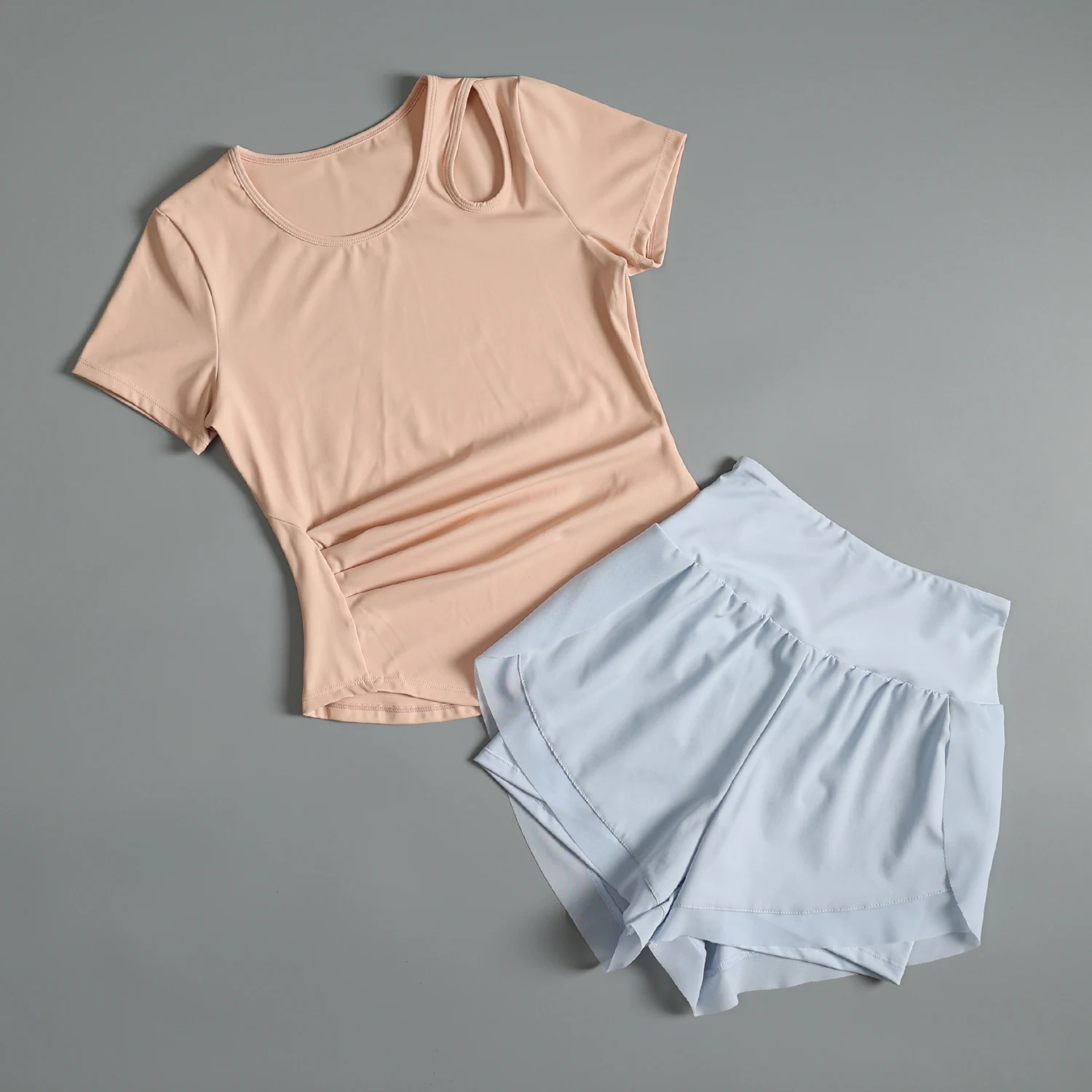 

Быстросохнущий женский костюм для бега, летний тонкий костюм для фитнеса и йоги, свободный дышащий костюм с короткими рукавами и защитой от воздействия