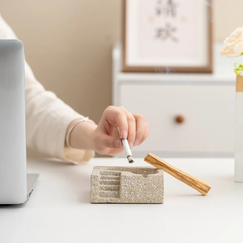 

Nordic Minimalist Home Personality Trend Ashtray Office Desktop Ornament Anti-Ash Flying Ashtray