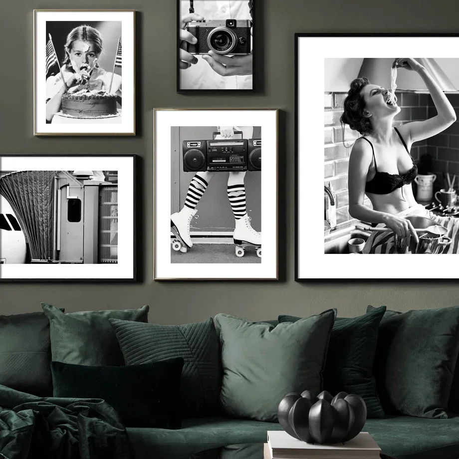 

Retro Wall Art Canvas - Vintage Classic Camera Bus Cake Girl Skates Poster Print - Living Room Decor