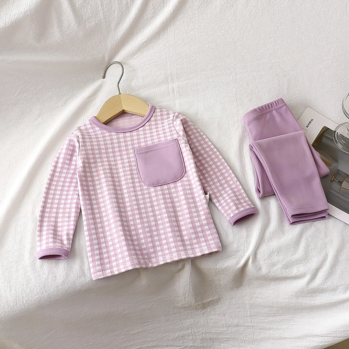Neue, warme Pyjamas mit langen Ärmeln für Jungen und Mädchen, ideal für Frühling und Herbst, weiche, atmungsaktive Freizeitkleidung für Kinder, elastisch, bequem und lässig. – Detail 11