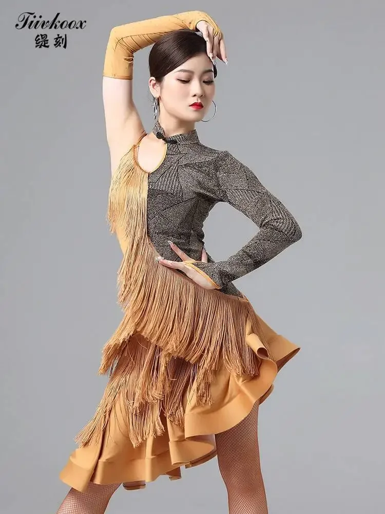 Costume da ballo latino Costume da spettacolo Nuovo modello Ballo da sala Gruppo femminile Concorso professionale Abito da ballo sexy con frange