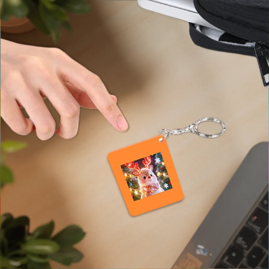 

NFC E-paper Ink Keychain 1.54 Inch Digital Keychains 4 Color Display Backpack Charms DIY Car Pendant Compatible with Apple IOS