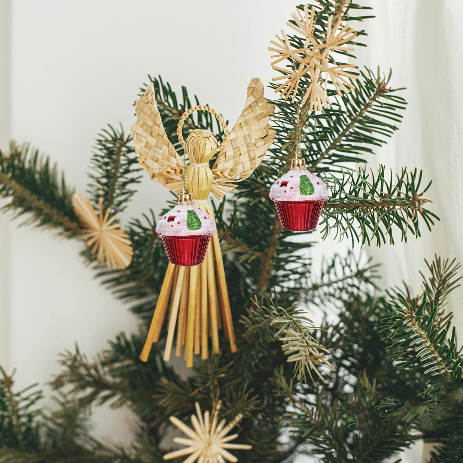 

4Pcs Christmas Tree Hanging Ornaments Cake Shape Colorful Xmas Pendant Xmas Tree Decorations Christmas Ball Ornaments