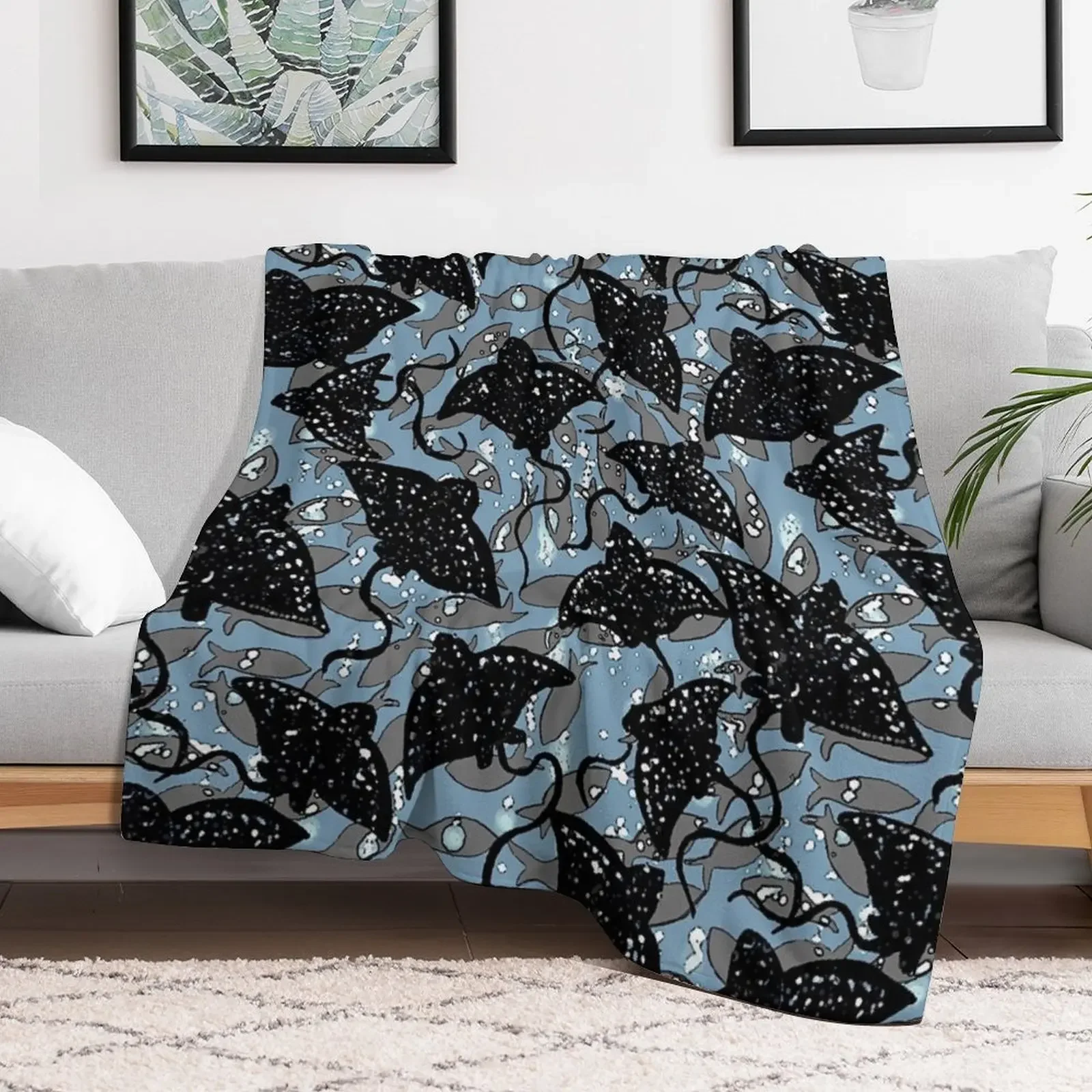 Black Spotted Eagle Ray School of Fish Pattern Throw Blanket Heavy Flannels warm winter Blankets