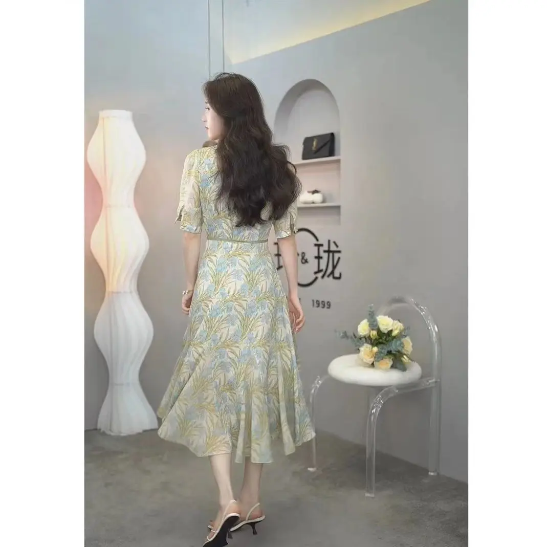 Abito a maniche corte in seta sussurro di fascia alta Estate delle donne di mezza età Nuova camicia casual Gonna che copre la pancia Gonna casual