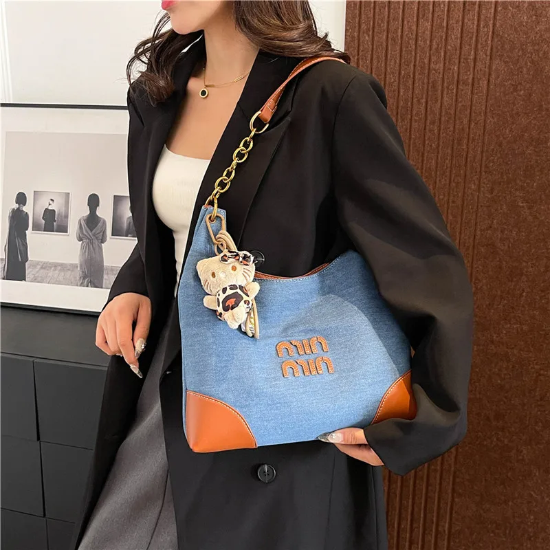 

2025 Denim Tote Bag with Chain Strap - Crossbody/Underarm, Retro Contrast Color Bucket Bag for Women, Casual/Office/Weekend